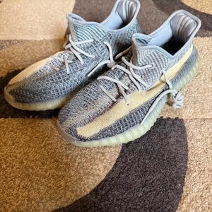Yeezy 350 Ash Blue
